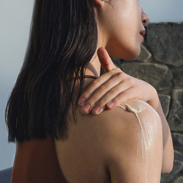 https://image.oliveyoung.co.kr/cfimages/cf-goods/uploads/images/thumbnails/10/0000/0018/A00000018330308ko.jpg?l=ko