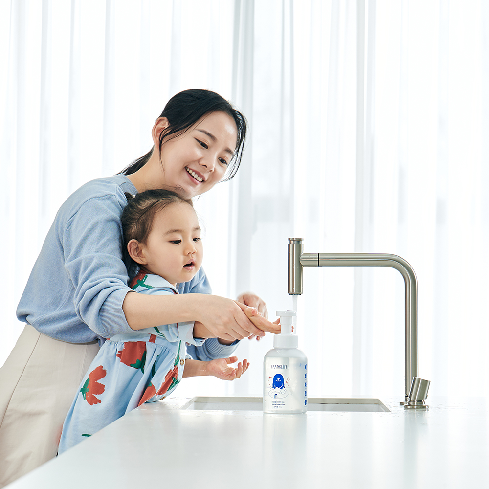https://image.oliveyoung.co.kr/cfimages/cf-goods/uploads/images/thumbnails/10/0000/0023/B00000023319905ko.jpg?l=ko
