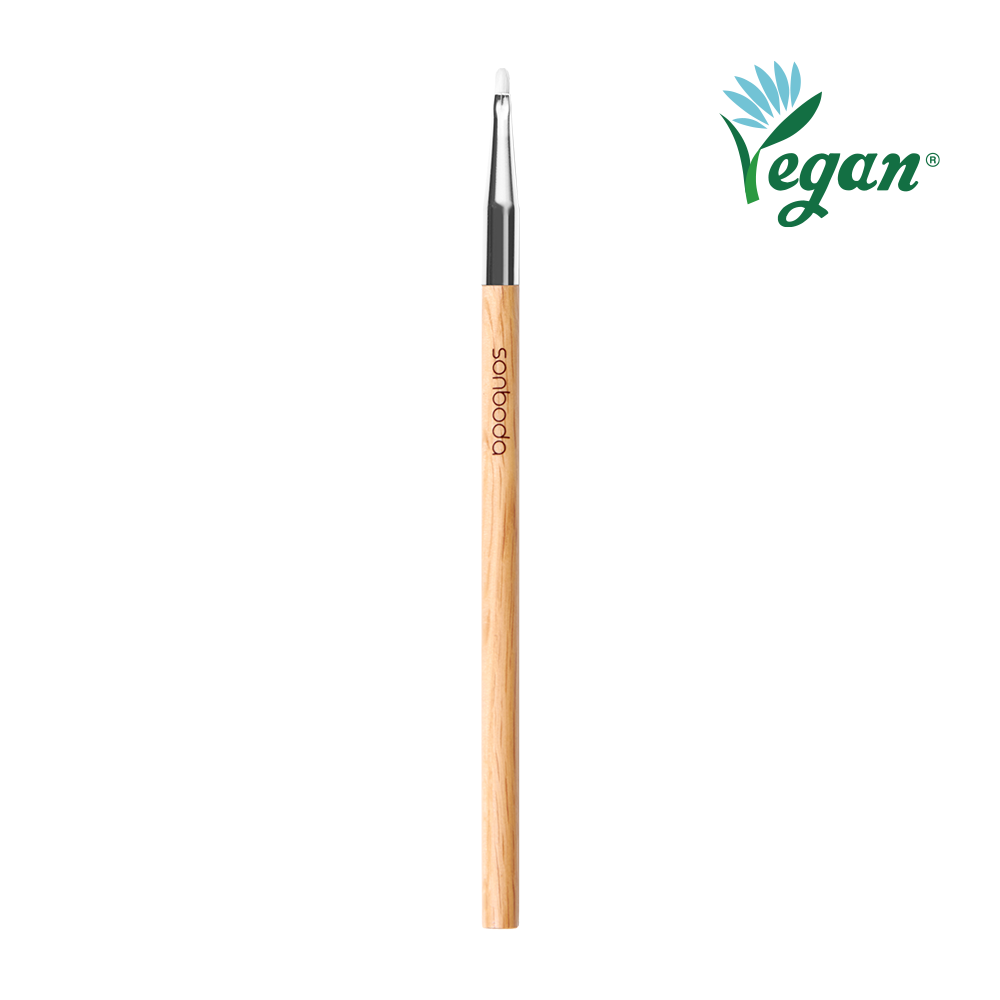 Hands Than 14 Spot Concealer Brush