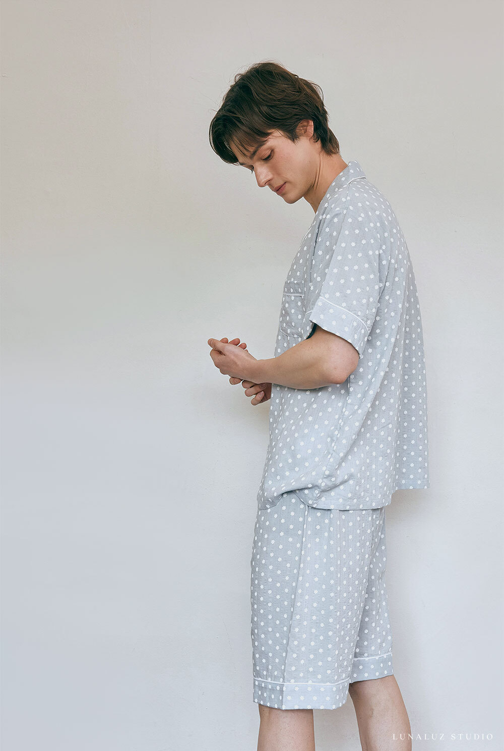 https://image.oliveyoung.co.kr/cfimages/cf-goods/uploads/images/thumbnails/10/0000/0025/A00000025706805ko.jpg?l=ko