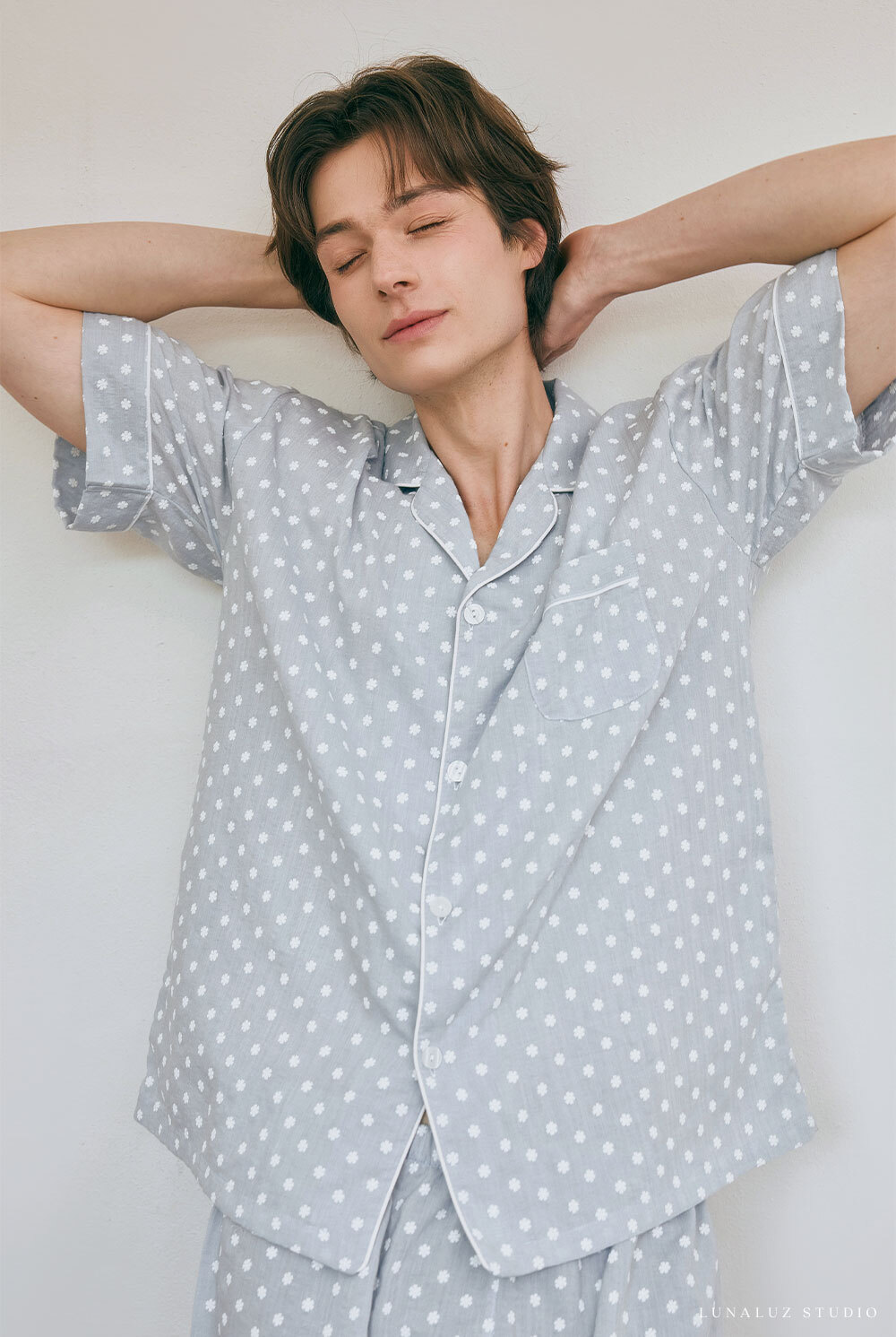 https://image.oliveyoung.co.kr/cfimages/cf-goods/uploads/images/thumbnails/10/0000/0025/A00000025706809ko.jpg?l=ko