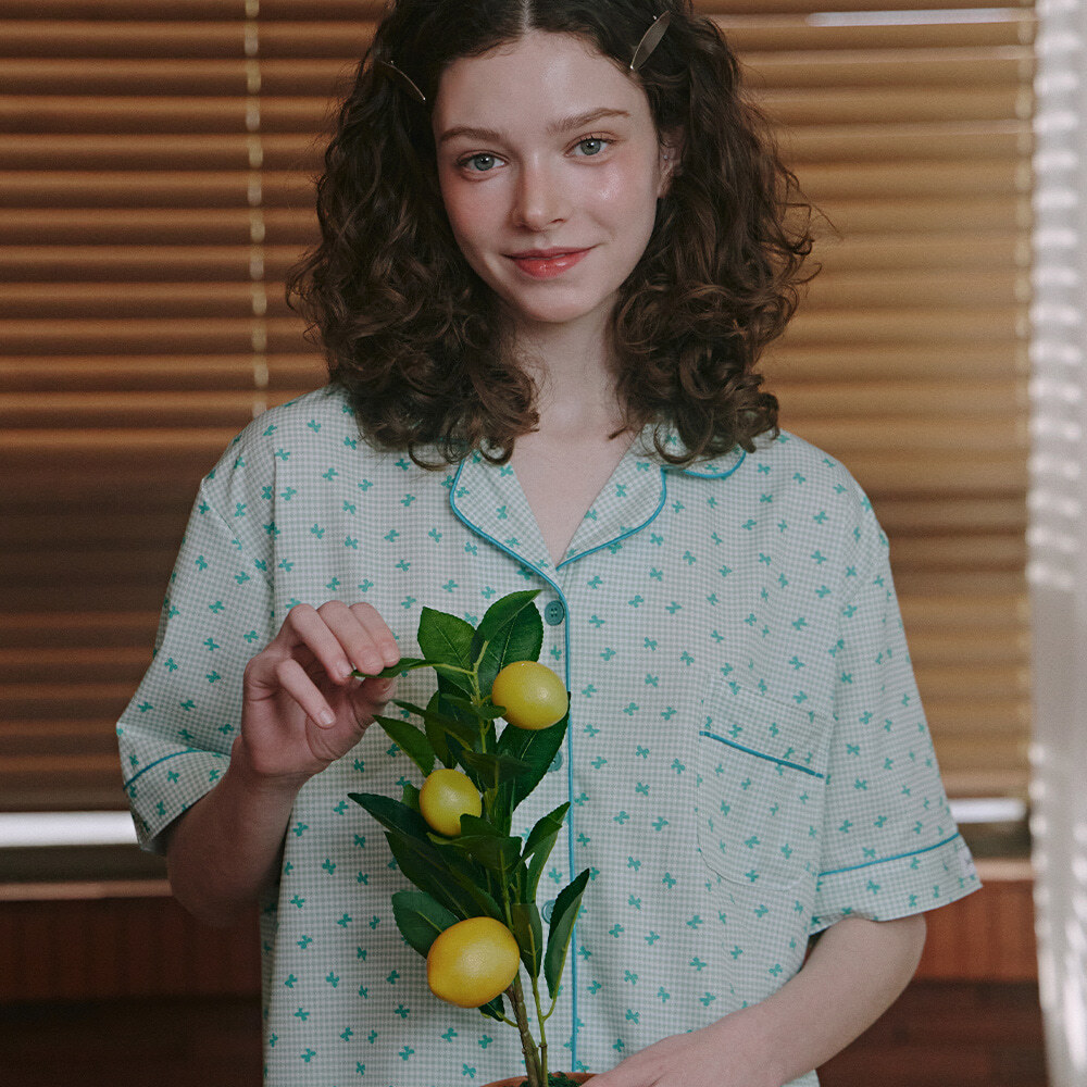 https://image.oliveyoung.co.kr/cfimages/cf-goods/uploads/images/thumbnails/10/0000/0025/B00000025915503ko.jpg?l=ko