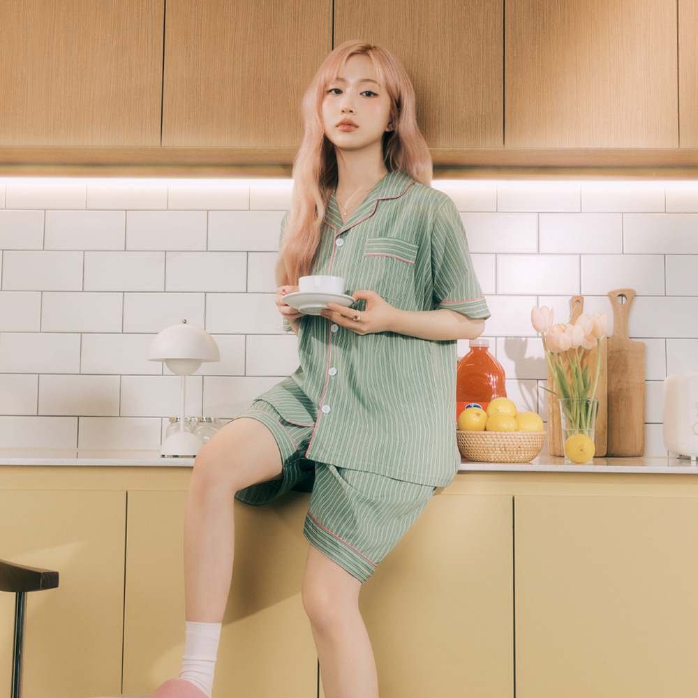 https://image.oliveyoung.co.kr/cfimages/cf-goods/uploads/images/thumbnails/10/0000/0025/B00000025985706ko.jpg?l=ko