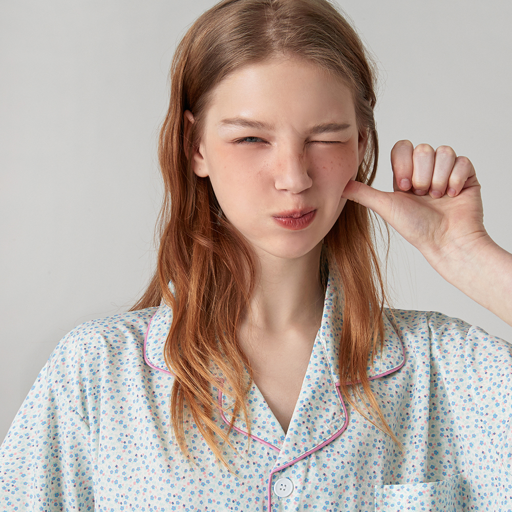 https://image.oliveyoung.co.kr/cfimages/cf-goods/uploads/images/thumbnails/10/0000/0025/B00000025985712ko.jpg?l=ko