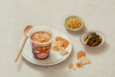 오뚜기 옛날 구수한끓여먹는누룽지(용기) 30g