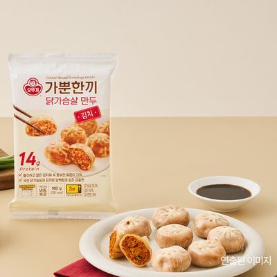 오뚜기 가뿐한끼 닭가슴살 만두 180g 오리지널/김치