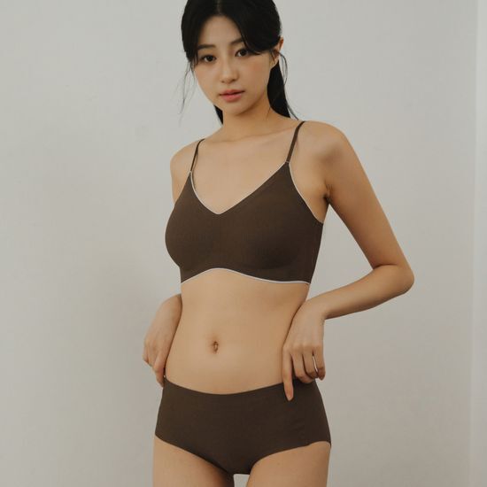 엣프터 아웃핏 볼륨 브라 & 슬림 핏 팬티 SET (블랙/아이보리/딥 코코아) 가격 추이 엣프터 엣프터 아웃핏 볼륨 브라 & 슬림 핏 팬티 SET (블랙/아이보리/딥 코코아) - 최저가 43,800원