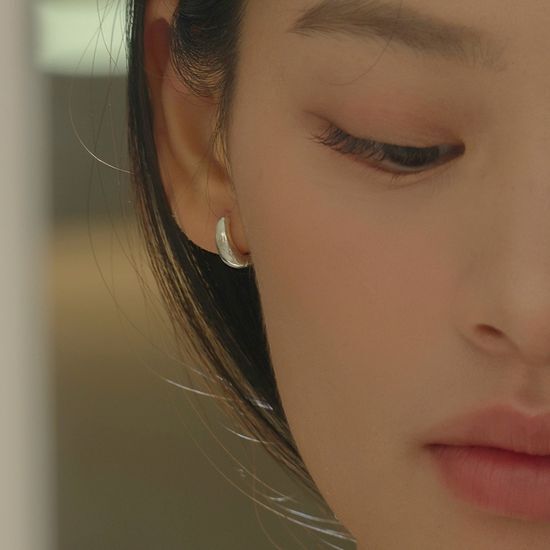 더블유비엘 925실버 히든 사인 블랙스피넬 원터치 링 귀걸이 가격 추이 더블유비엘 더블유비엘 925실버 히든 사인 블랙스피넬 원터치 링 귀걸이 - 최저가 86,560원