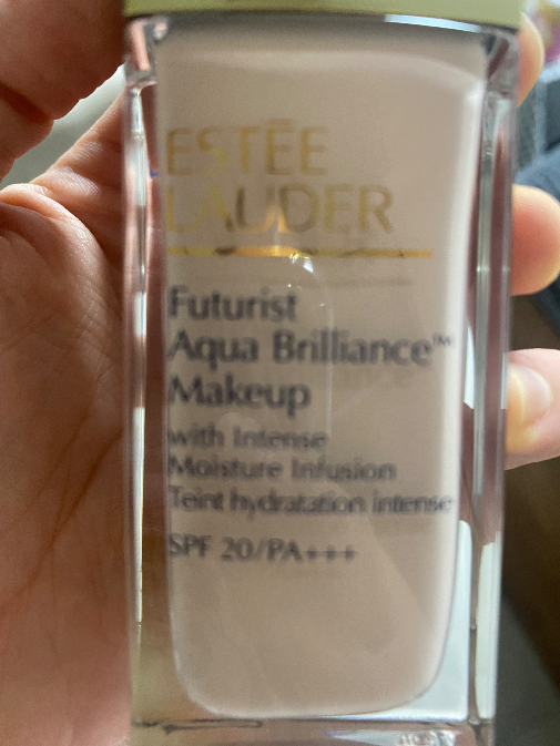 Тональный крем Estee Lauder Futurist Aqua Brilliance 4 Colors