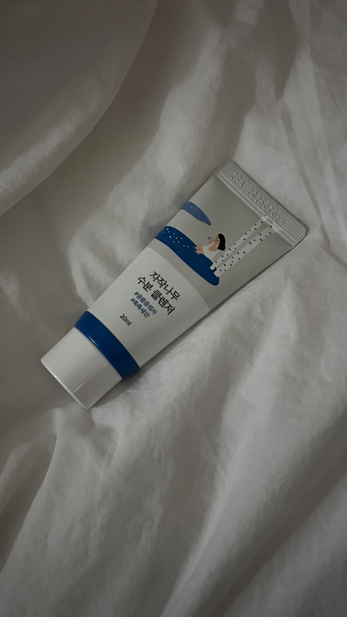 [1 Deungsseon ] Round Lab Jajaknamu Moisture Sunscreen 50 ml Gihoek (50 ml+ Cream 20 ml/50 ml+ Cleanser 20 ml) ([1등썬] 라운드랩 자작나무 수분 선크림 50ml 기획(50ml+크림 20ml/50ml+클렌저 20ml))