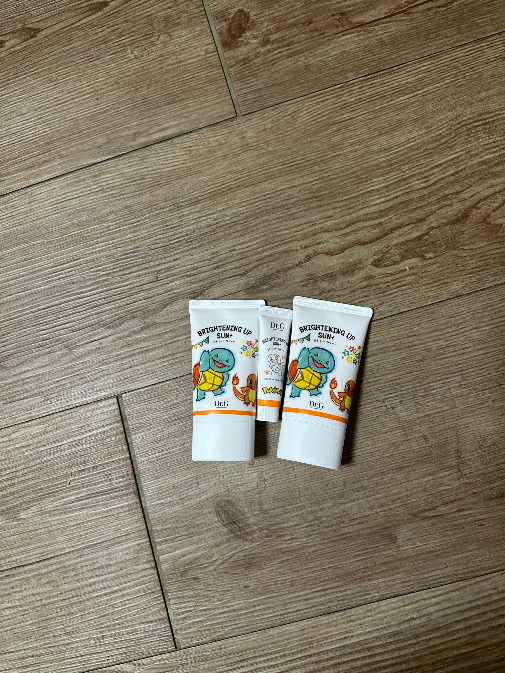 Packets Ketmon Edition Dr.G Beu Lightning Eop Seon Peulreoseu 50 ml 1+1 Gihoek (+10 ml+UV Chikeu 5 ml) ([포켓몬 에디션] 닥터지 브라이트닝 업 선 플러스 50ml 1+1 기획 (+10ml+UV치크 5ml))