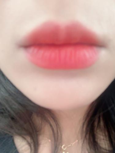 Full lip wear · Childlike