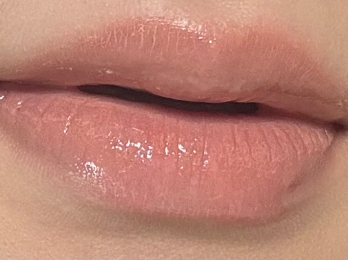Full lip wear · Shade 901 True Peach