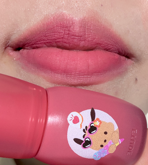 Full lip wear · Shade 15 Strawberry Soda Cream